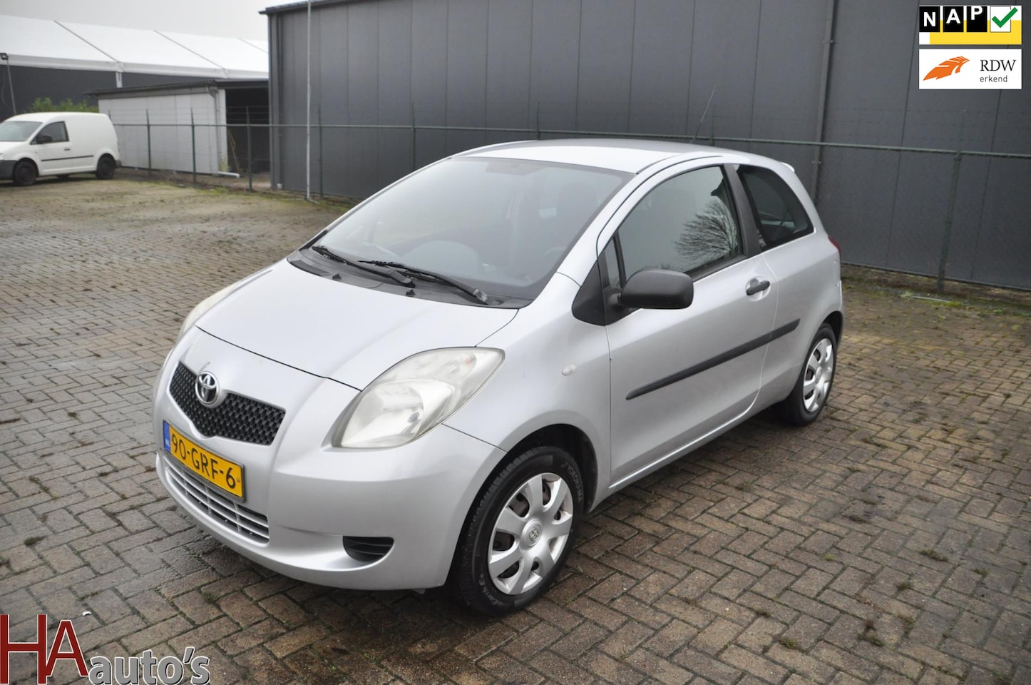 Toyota Yaris - 1.0 VVTi 3 Deurs Stuurbekrachtiging - AutoWereld.nl