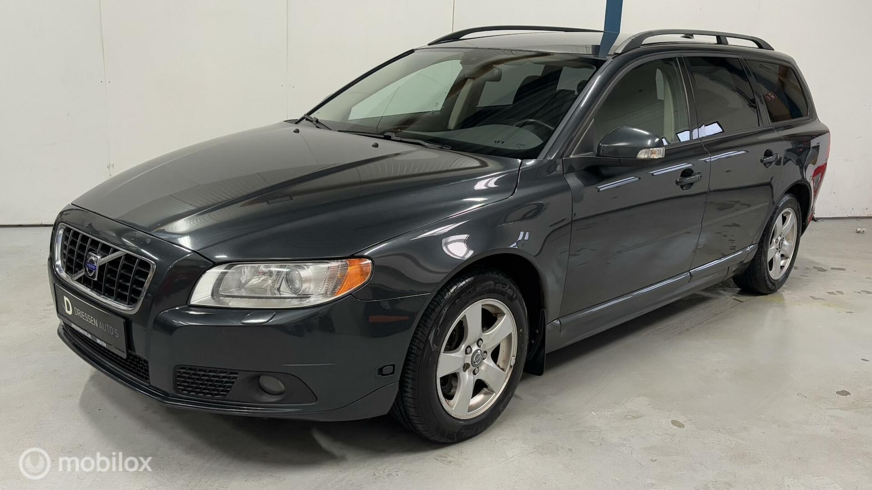 Volvo V70 - 2.5T Momentum AUTOMAAT / YOUNGTIMER - AutoWereld.nl