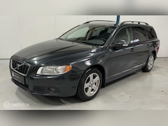 Volvo V70 - 2.5T Momentum AUTOMAAT / YOUNGTIMER