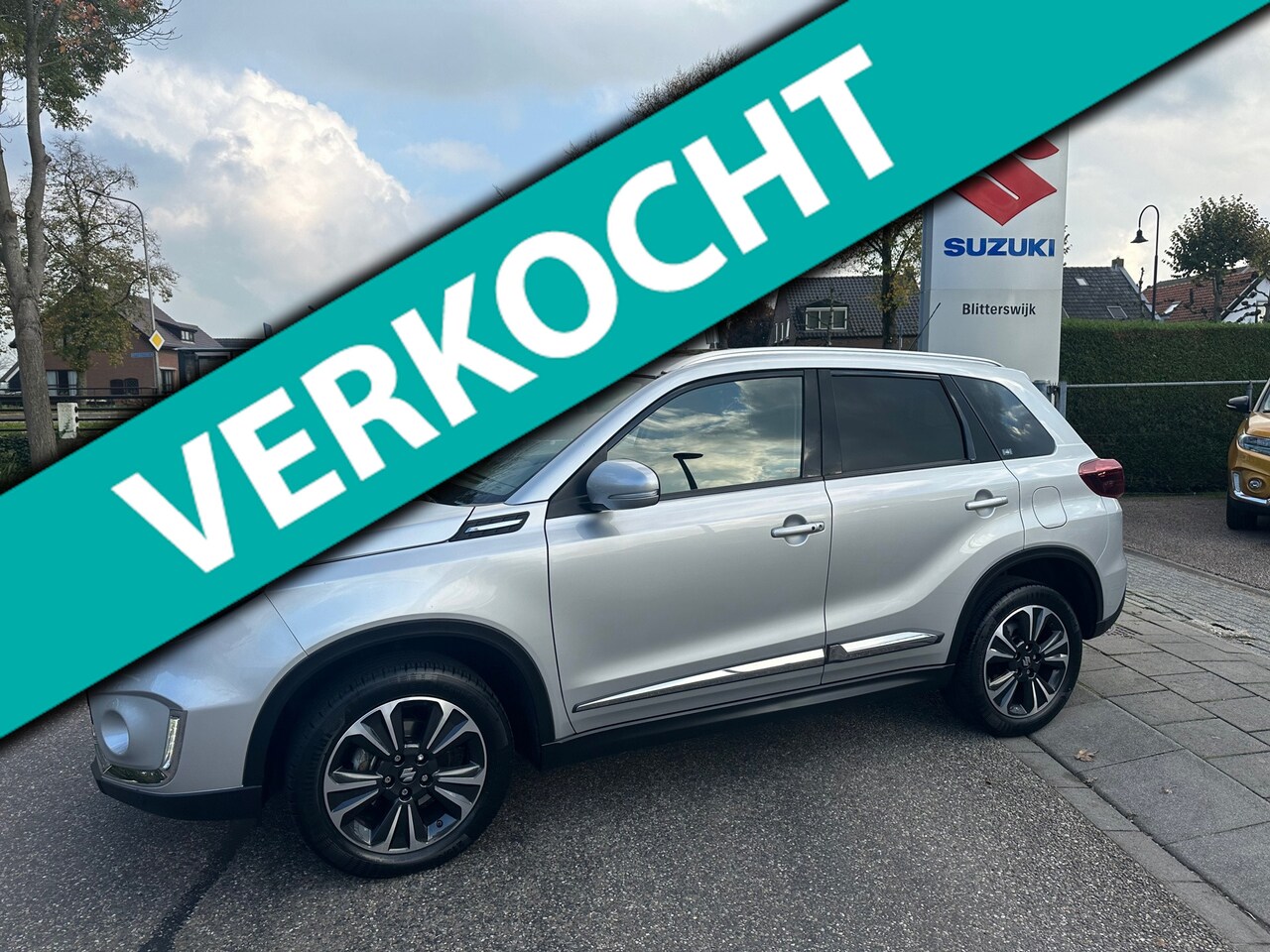 Suzuki Vitara - 1.4 Boosterjet Style Smart Hybrid // AUTOMAAT // 1500 kilo trekgewicht // Nieuw staat // P - AutoWereld.nl