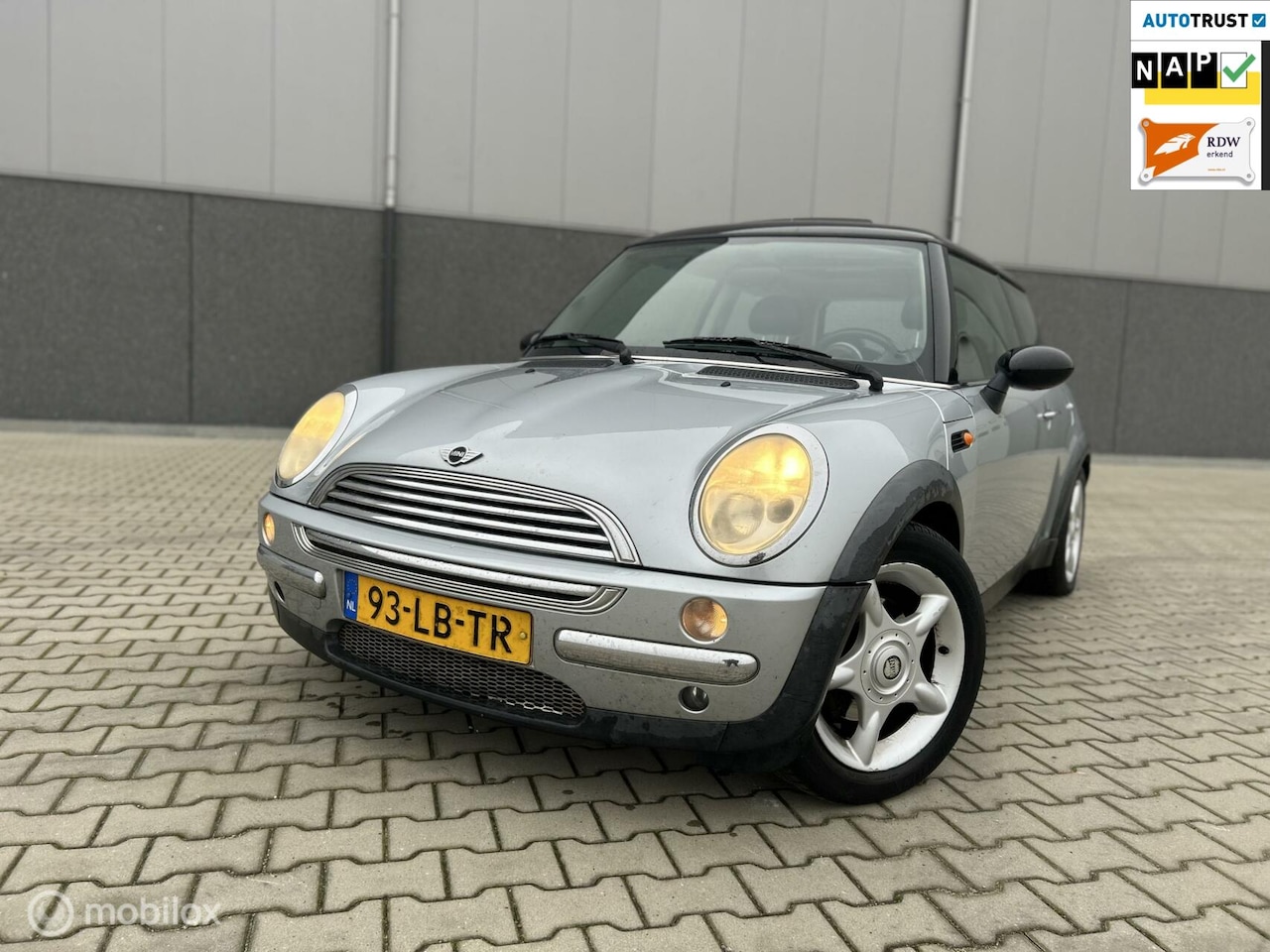 MINI Cooper - Mini 1.6 Cooper/JAAR APK/NAP/AIRCO/ - AutoWereld.nl