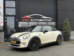 MINI Cooper - 1.5 Groot Navi | Comfort Access | Sfeerverlichting | Black Trim | Origineel Nederlands | P