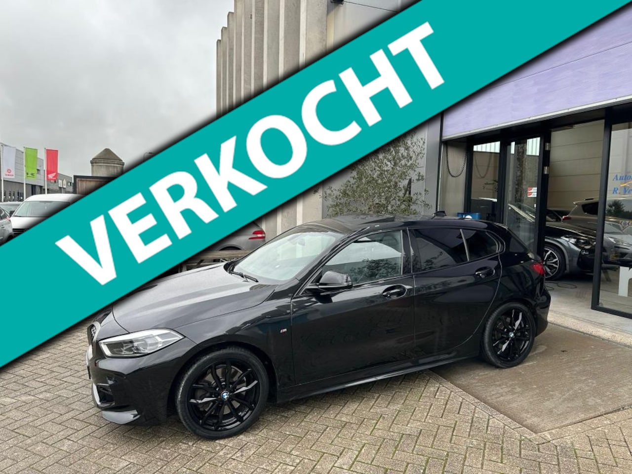 BMW 1-serie - 120d xDrive M Edition VOL! PANO! LEER! INRUIL MOGELIJK! - AutoWereld.nl