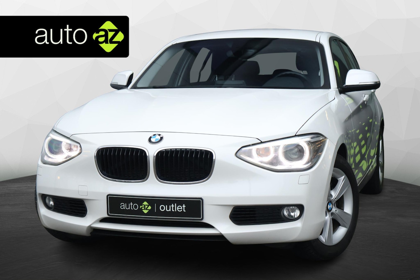 BMW 1-serie - 118i Business+ / Stoelverwarming - AutoWereld.nl