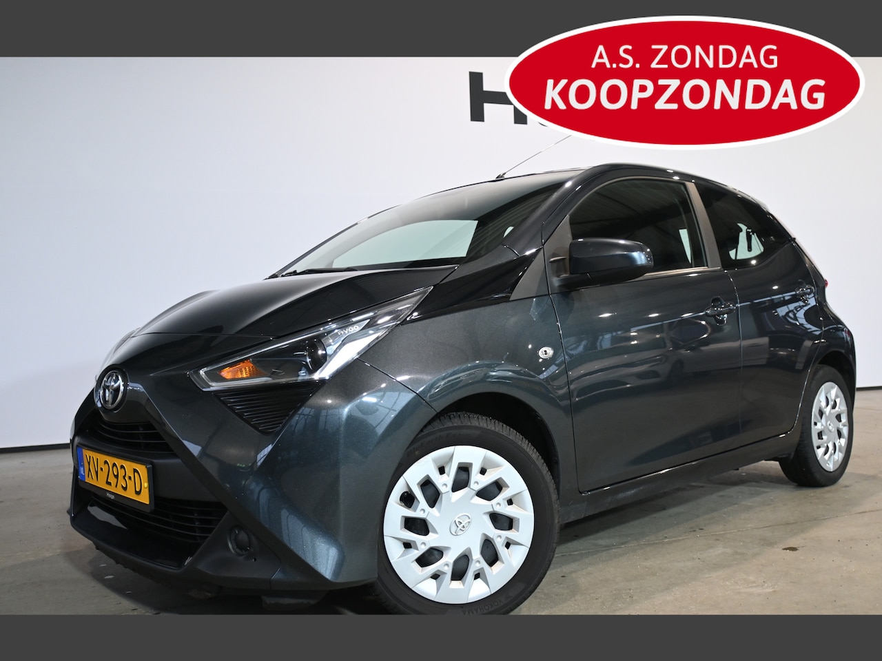 Toyota Aygo - 1.0 VVT-i x-play Airco LED 1e Eigenaar Dealer Onderhouden! Inruil Mogelijk! - AutoWereld.nl