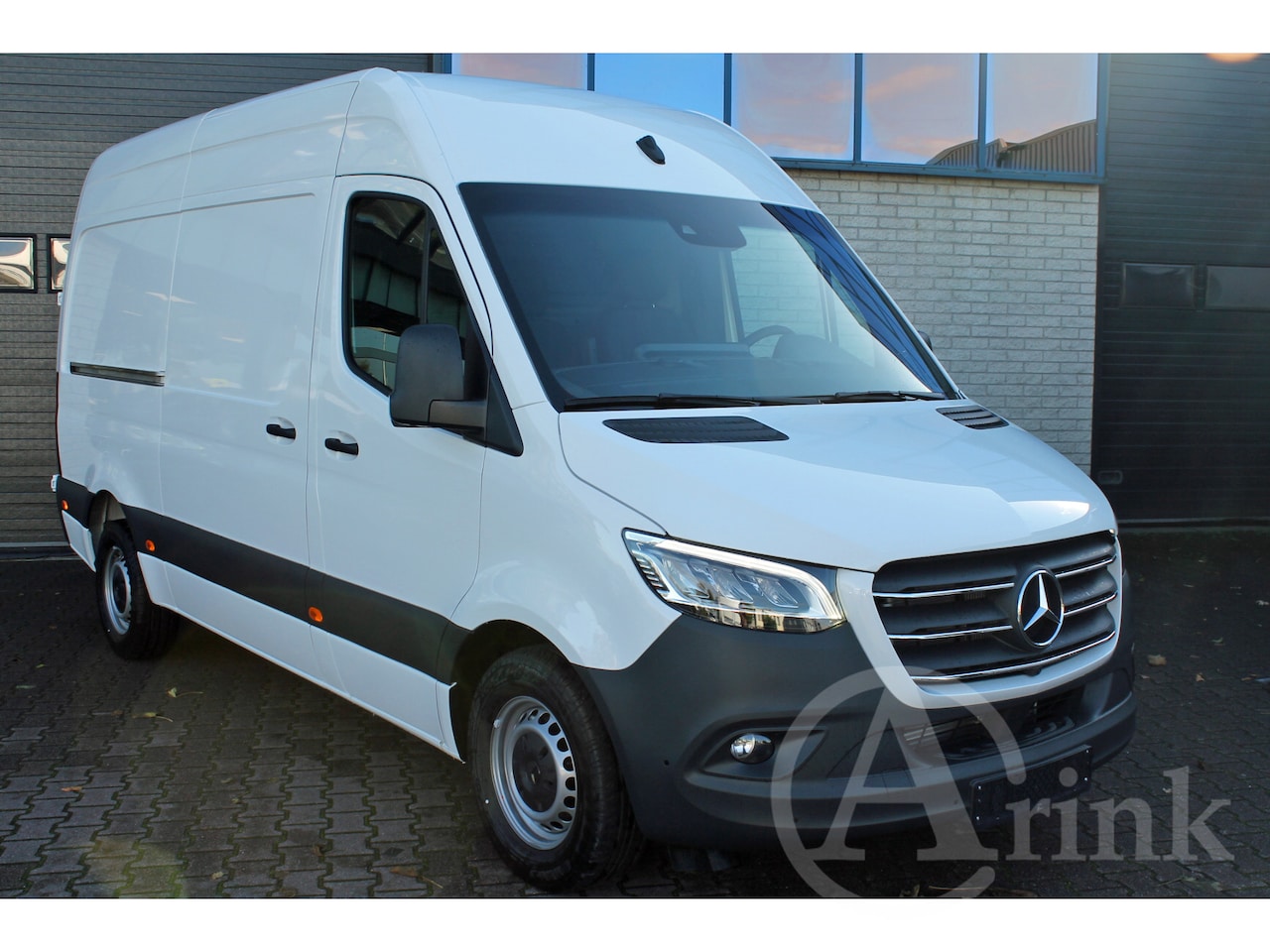 Mercedes-Benz Sprinter - 317 CDI L2H2 BPM vrij 9G-TRONIC 360gr CAMERA DISTRONIC ALARM KL3 LED MBUX10  PDC 3.5T AHW - AutoWereld.nl