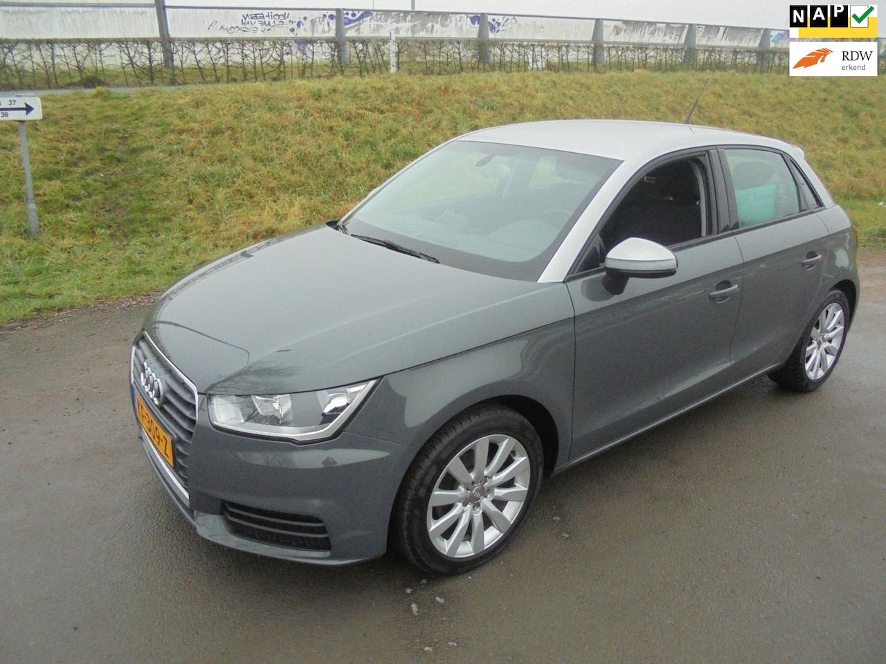 Audi A1 Sportback - Audi a1 1.0 TFSI benzine 5 deurs airco navigatie pdc lmv 108.000km - AutoWereld.nl