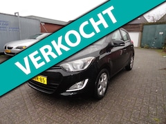 Hyundai i20 - 1.2i i-Motion 5DRS ( KM 142801 NAP AIRCO)