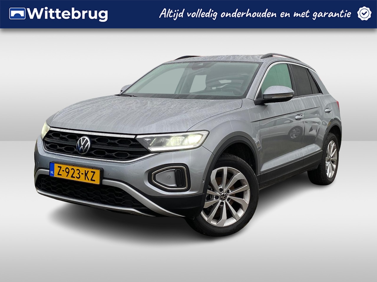 Volkswagen T-Roc - 1.0 TSI 110PK Life Edition / Achteruitrijcamera / Parkeersensoren / Getint Glas / Keyless - AutoWereld.nl