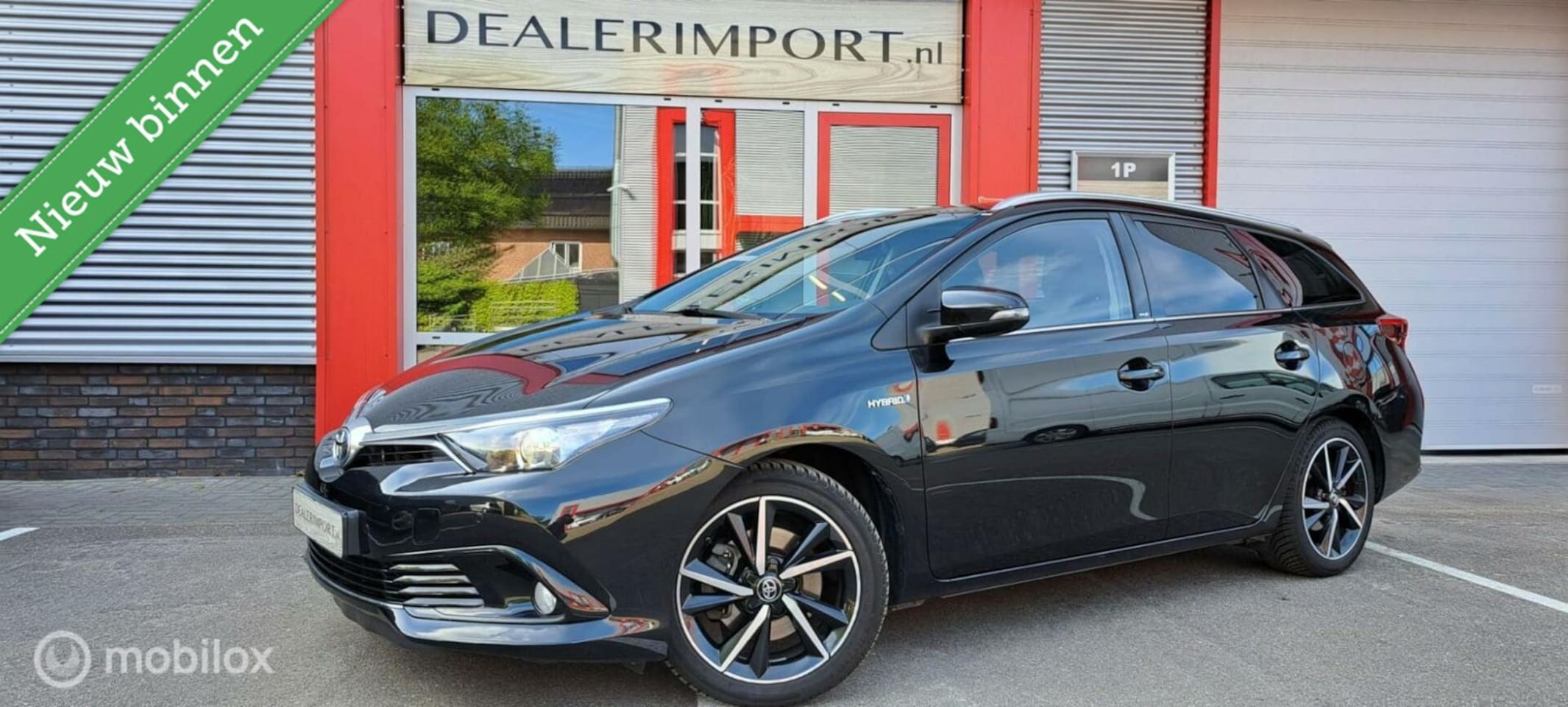 Toyota Auris Touring Sports - 1.8 Hybrid Black Edition S+ / ECC / NAVI / Cruisecontrol / - AutoWereld.nl