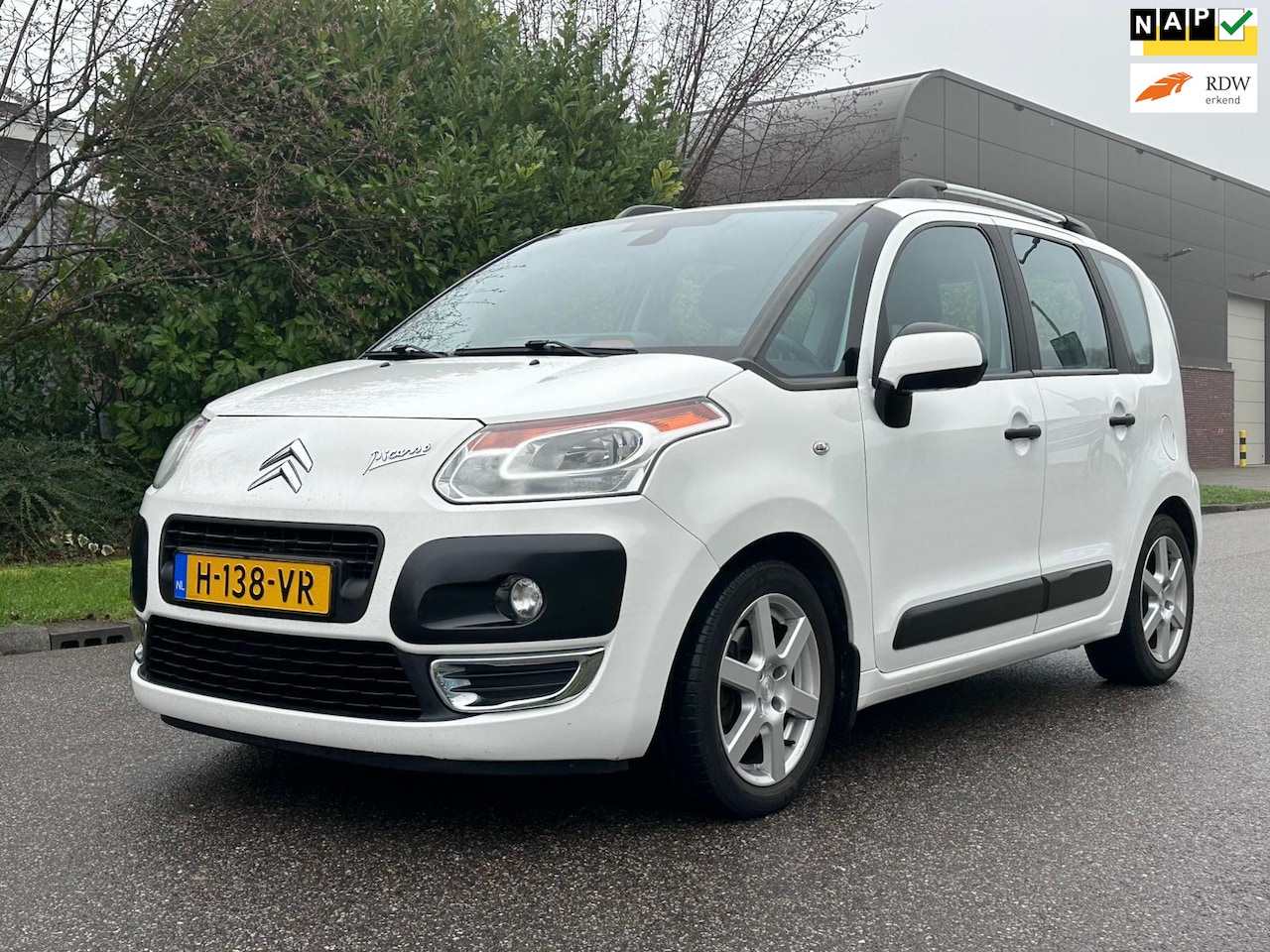 Citroën C3 Picasso - 1.6 VTi Exclusive Automaat*Cruise*Trekhaak*Dealer onderhouden*LM velgen*Airco*Parkeersenso - AutoWereld.nl