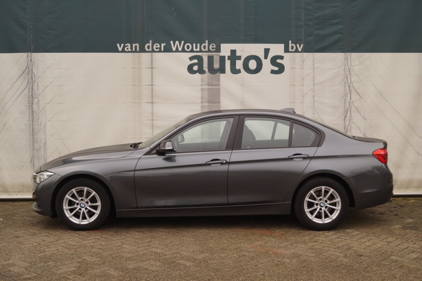 BMW 3-serie - 318i Automaat Executive -LED-NAVI-ECC-PDC- - AutoWereld.nl