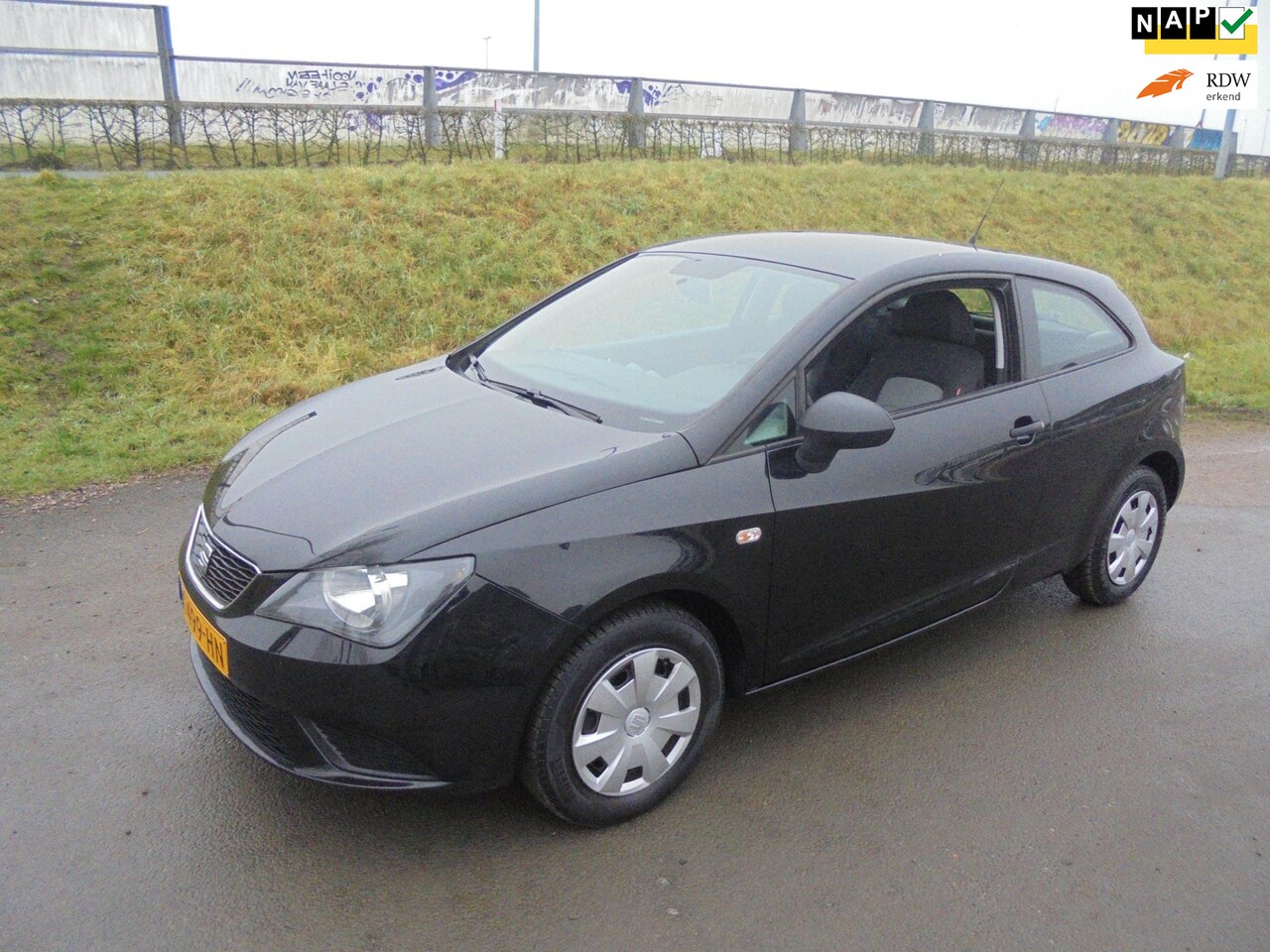 Seat Ibiza - Seat ibiza 1.2 benzine 3 deurs airco 143.000km - AutoWereld.nl