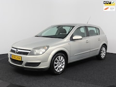 Opel Astra - 1.6 ELEGANCE CLIMA NAVI BLUETOOTH