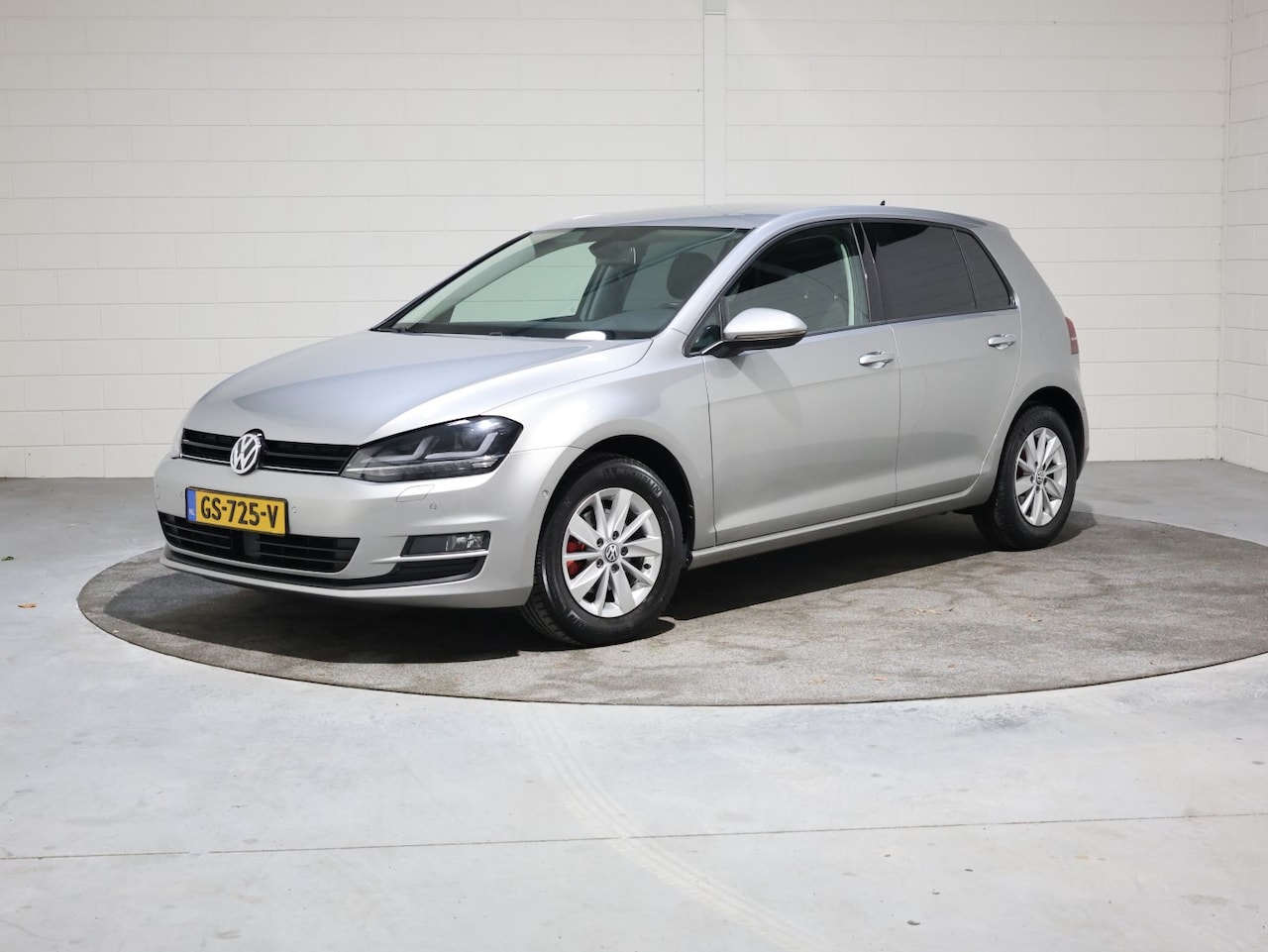 Volkswagen Golf - 1.2 TSI Highline 1.2 TSI Highline, 1e Eig. Boekjes, Nap, RIJKELIJK uitgerust .. Navi, Cruise, Audio, Climat - AutoWereld.nl