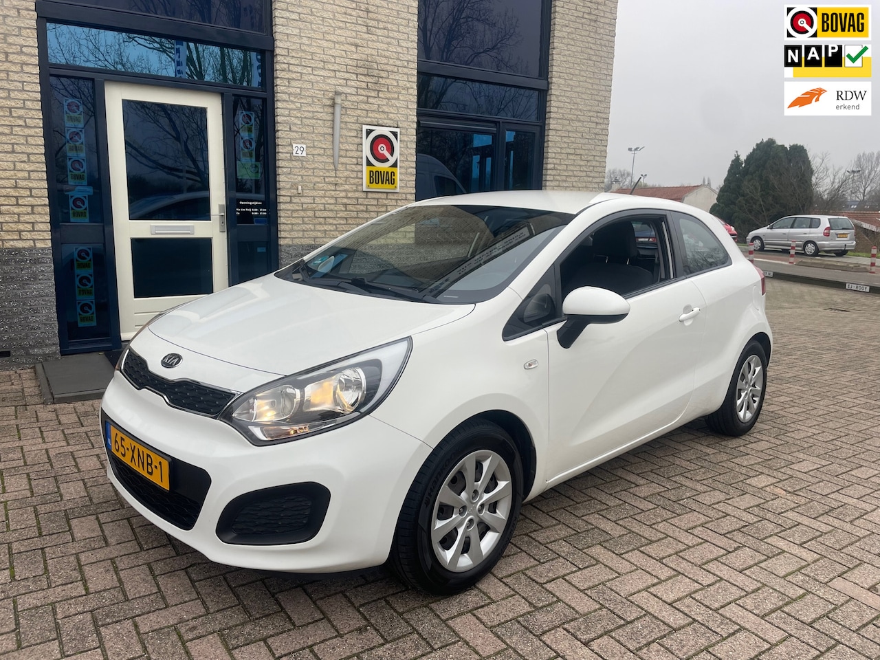 Kia Rio - 1.2 CVVT Comfort Pack- pdc-nette wagen-NL auto - AutoWereld.nl