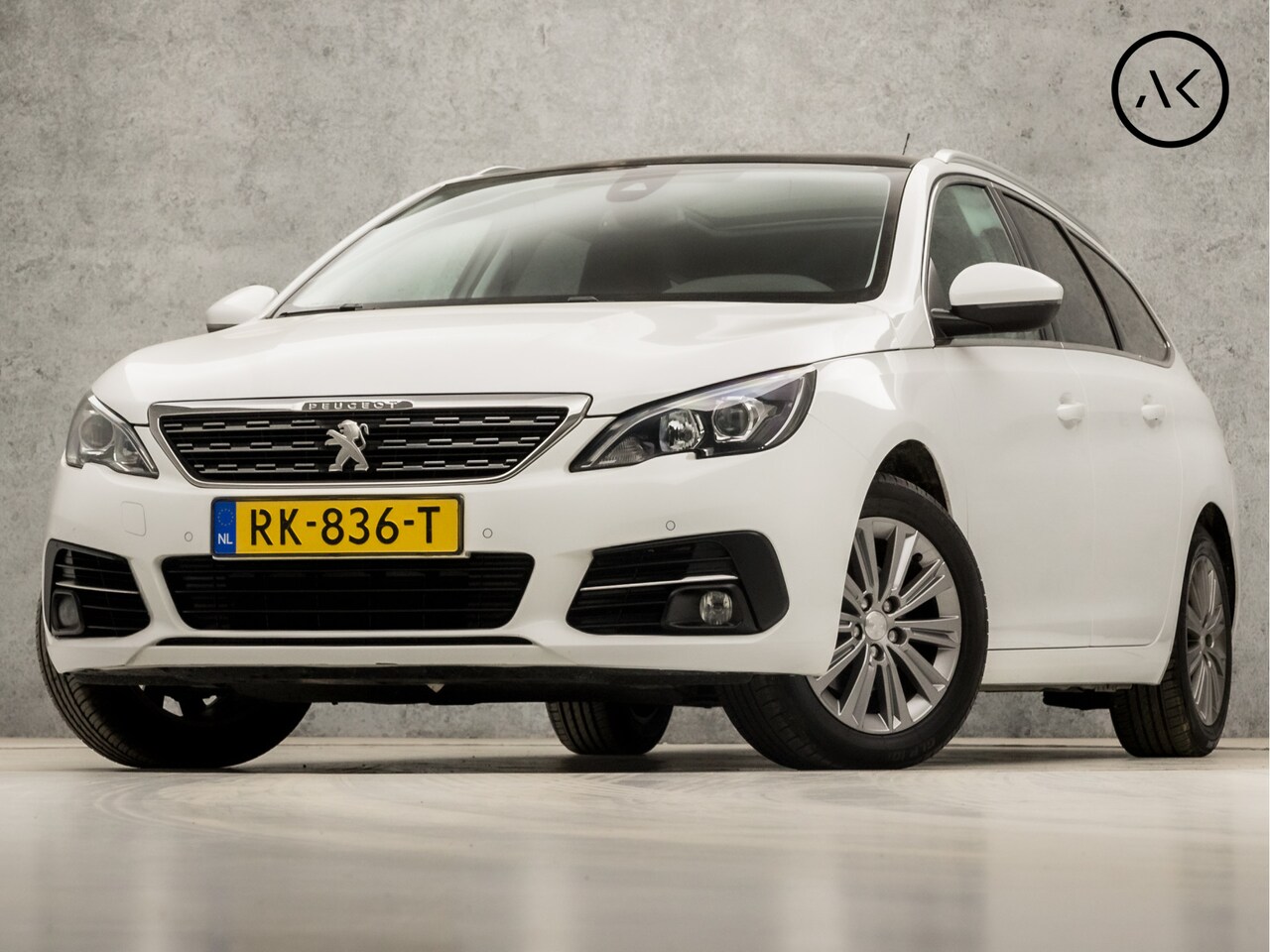 Peugeot 308 SW - 1.2 PureTech Premium Sport Automaat (PANORAMADAK, APPLE CARPLAY, GROOT NAVI, 360 CAMERA, G - AutoWereld.nl