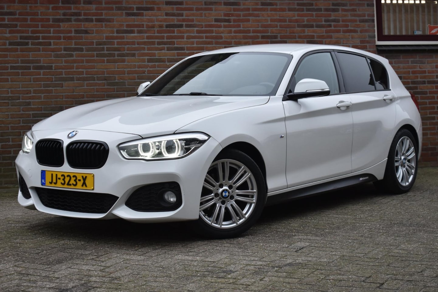 BMW 1-serie - 118d Centennial High Executive '16 M Pakket LED Clima Navi Cruise Inruil mogelijk - AutoWereld.nl