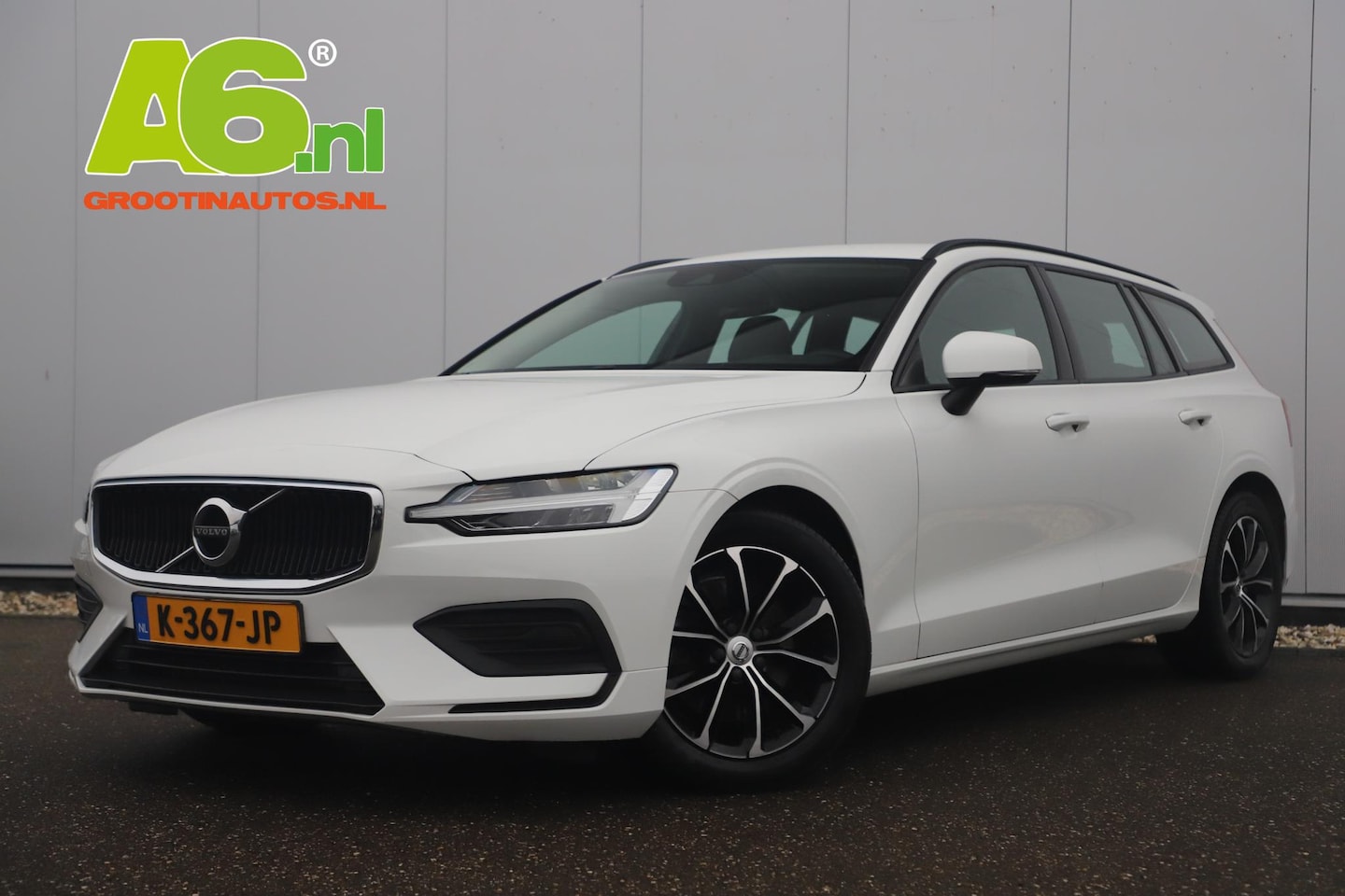 Volvo V60 - 2.0 B3 Momentum Advantage Automaat Leder Virtual Cockpit 17 inch LMV Navigatie Camera Carp - AutoWereld.nl