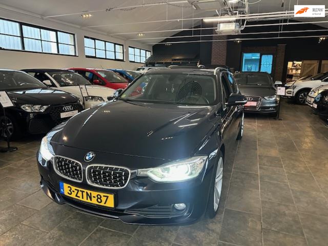 BMW 3-serie Touring - 316d Executive 316d Executive - AutoWereld.nl