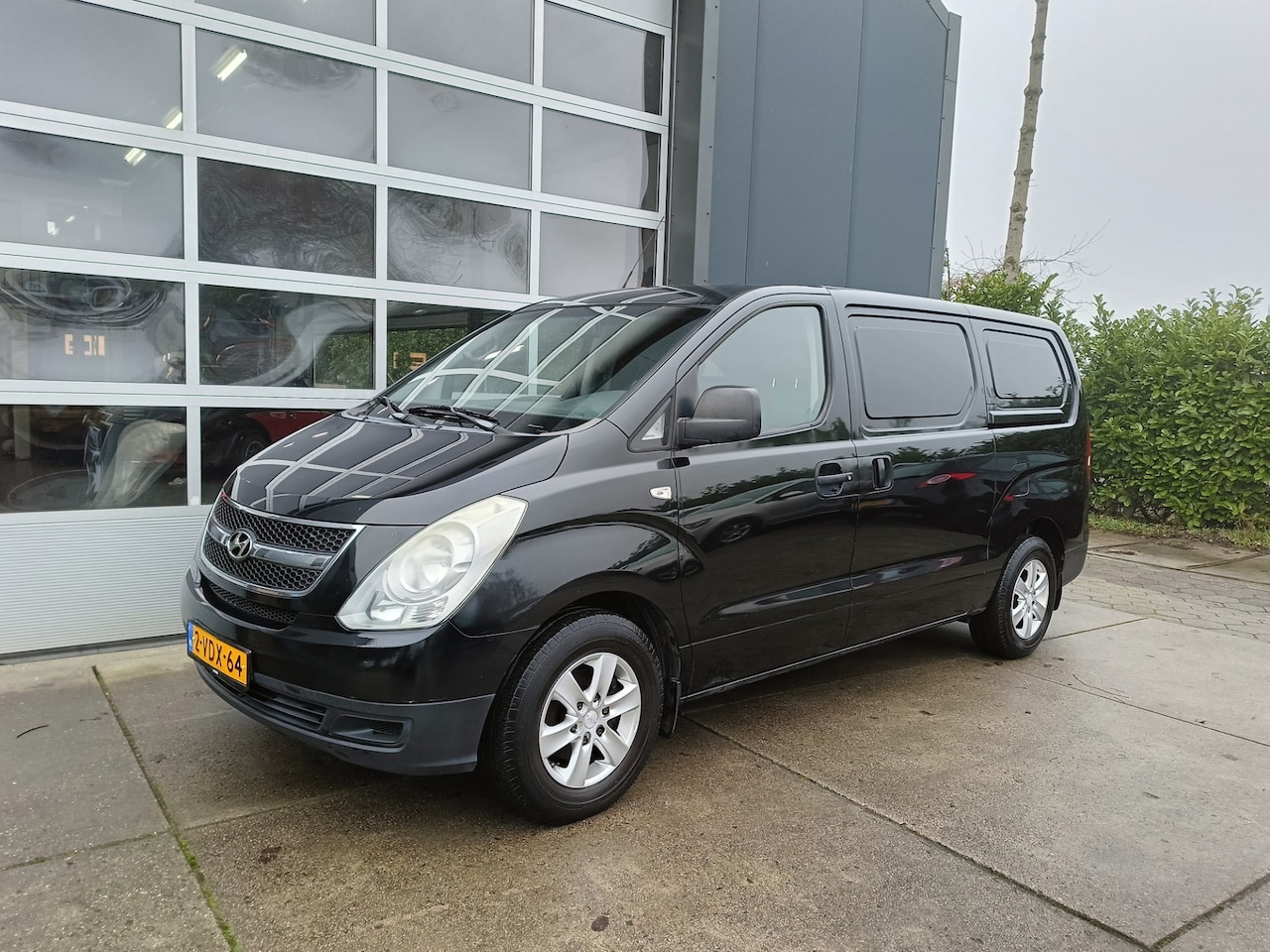 Hyundai H 300 - 2.5 CRDi Dynamic airco - AutoWereld.nl