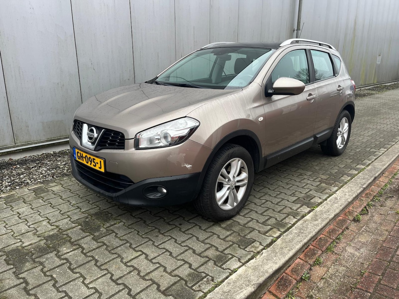 Nissan Qashqai - 2.0 141pk Acenta Automaat / Automatische airco / Trekhaak / Cruise control / Hoge instap / - AutoWereld.nl