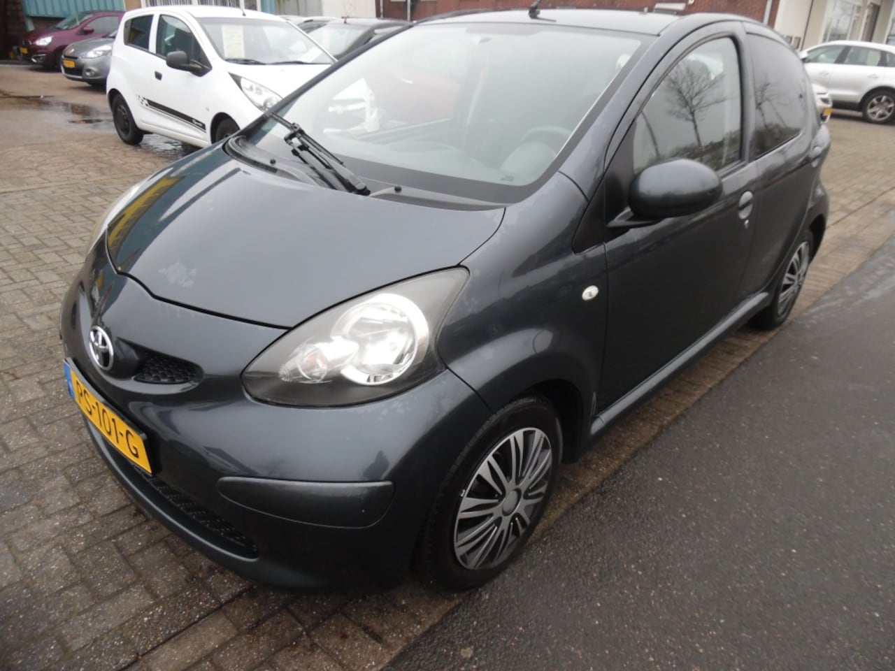 Toyota Aygo - apk 6.25 nw banden 1.0-12V + airco - AutoWereld.nl