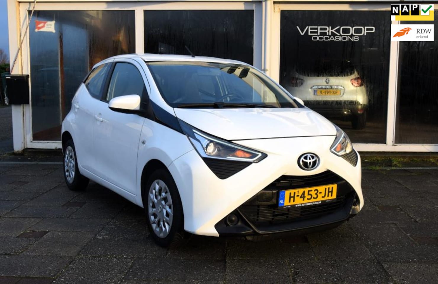 Toyota Aygo - 1.0 VVT-i x-play Carplay AUTOMAAT - AutoWereld.nl