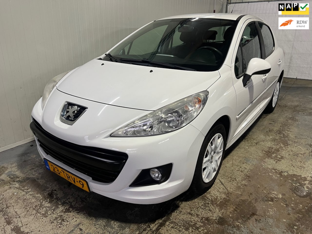 Peugeot 207 - 1.4 VTi Access 1.4 VTi Access - AutoWereld.nl