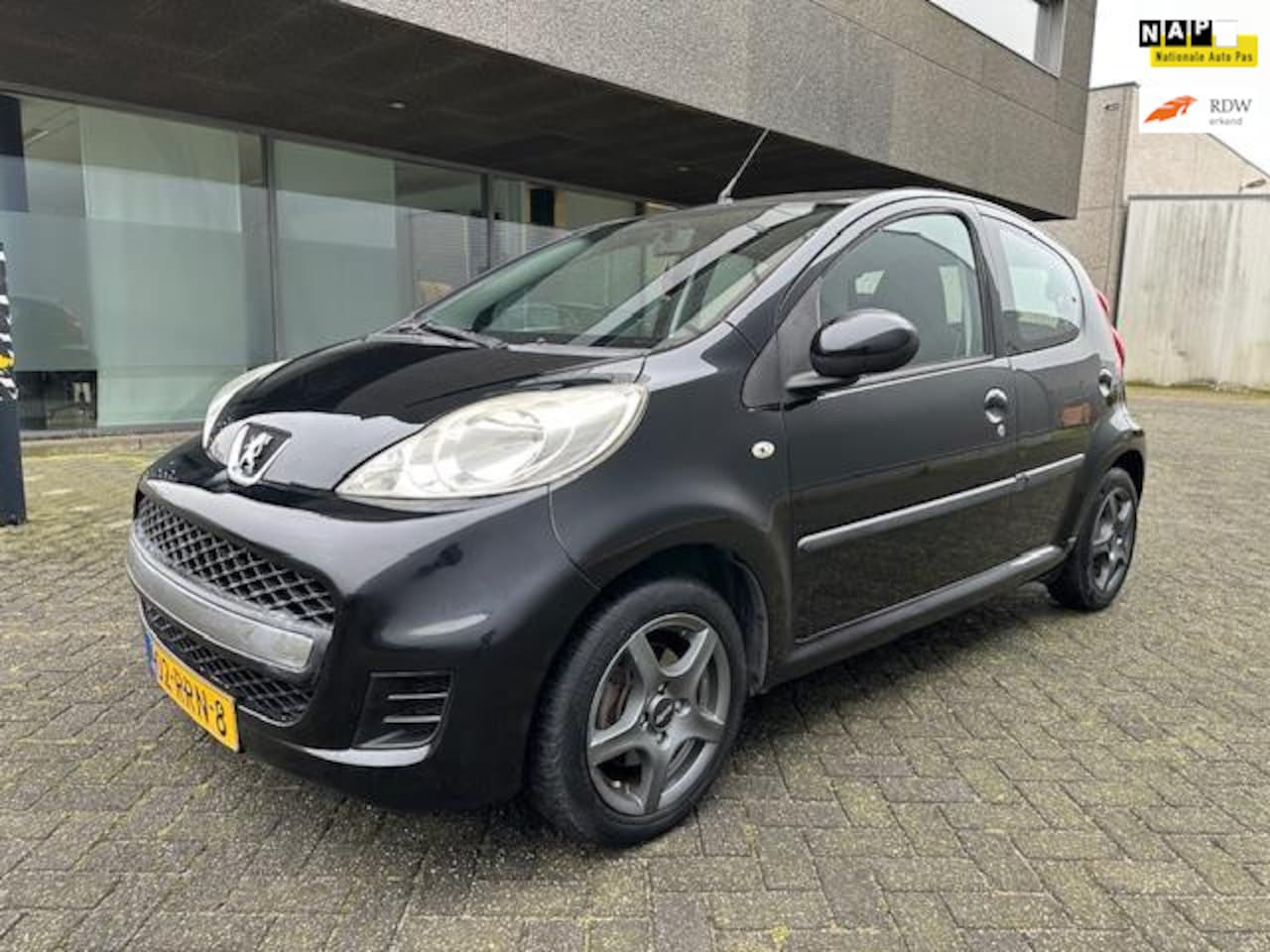 Peugeot 107 - 1.0- XS AIRCO BJ 7-2011 APK 10-2025 - AutoWereld.nl