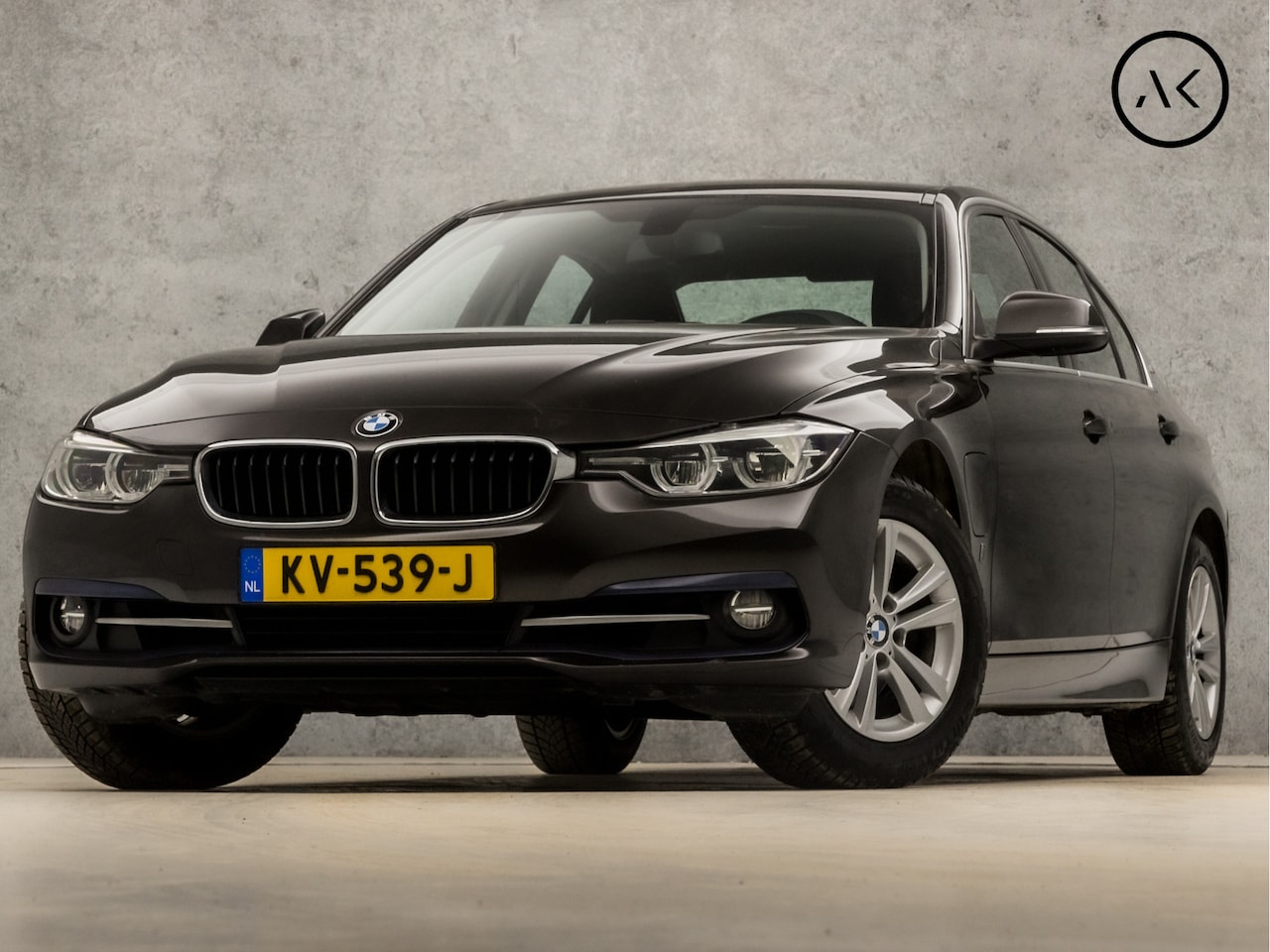 BMW 3-serie - 330e Centennial Executive Sportline 252Pk Automaat (NAVIGATIE, CLIMATE, LED KOPLAMPEN, SPO - AutoWereld.nl