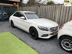 Mercedes-Benz C-klasse - 180 Trekhaak, Navi, Led, 18'' AMG