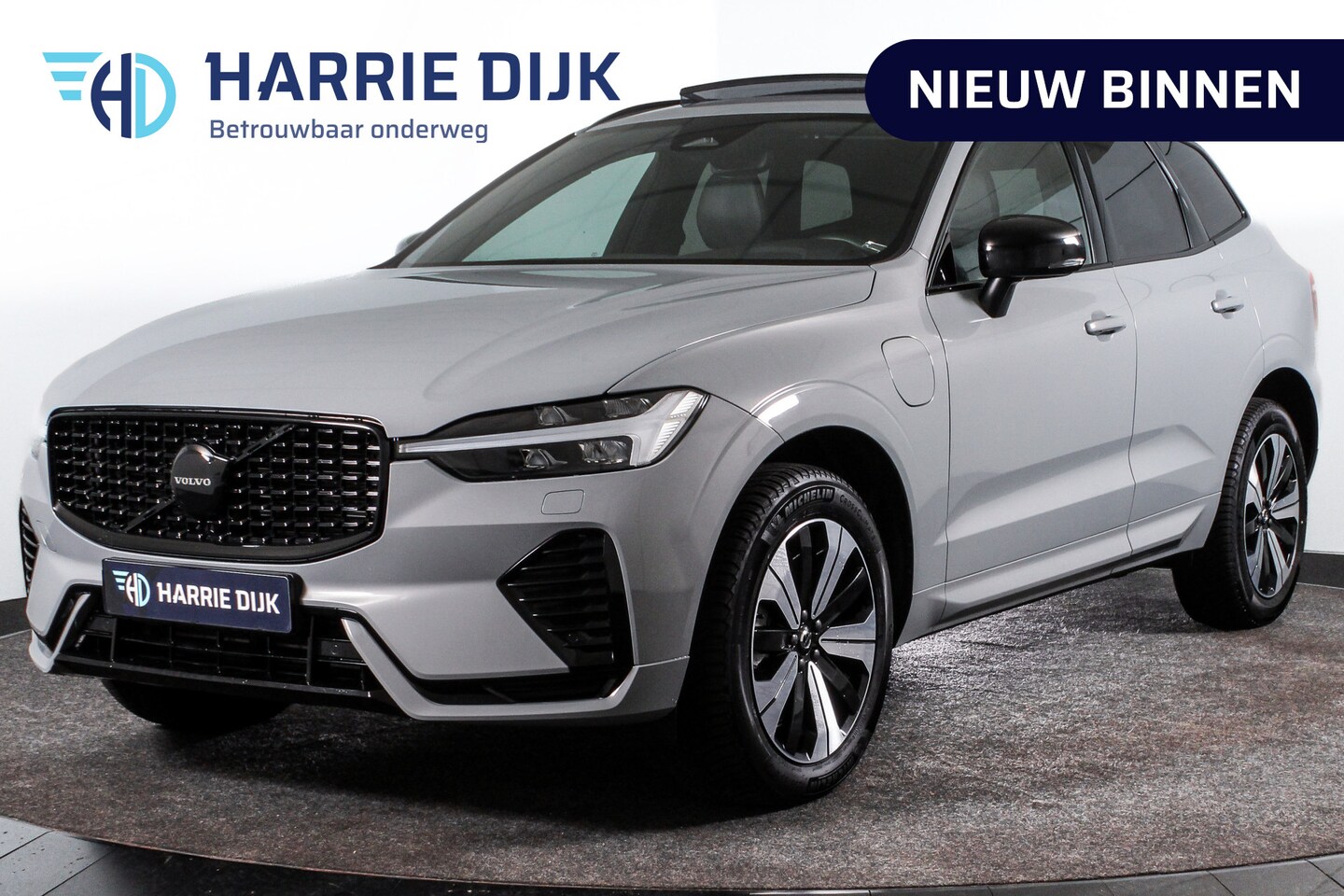 Volvo XC60 - 2.0 Recharge T6 AWD Plus Dark - Black Edition | S/K-Panodak | Dig. Cockpit | Adapt. Cruise - AutoWereld.nl