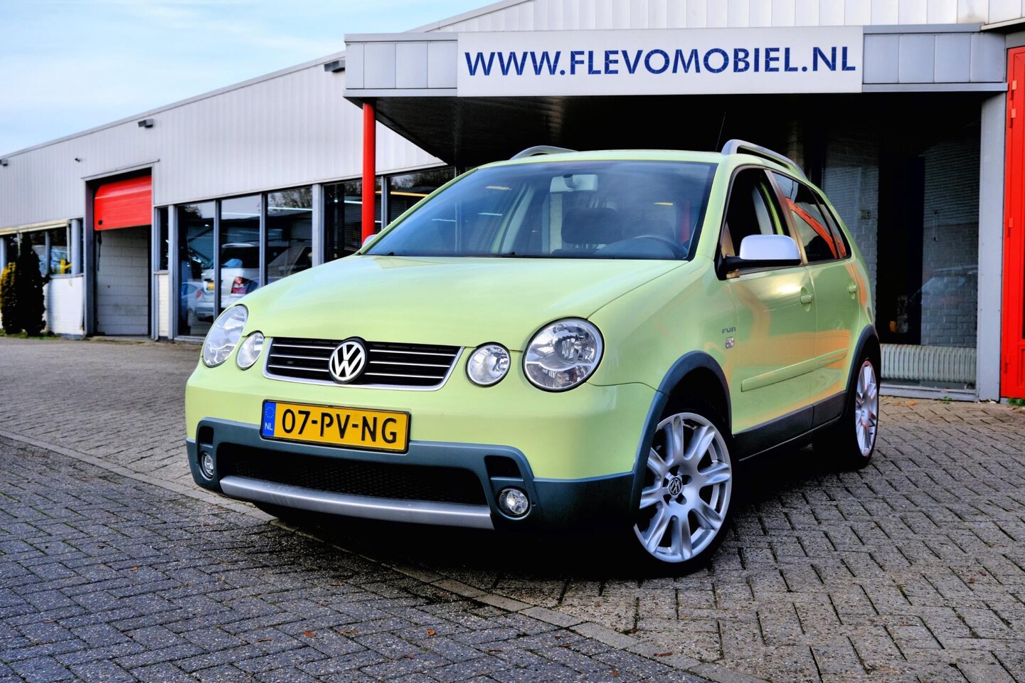 Volkswagen Polo - 1.4-16V FUN *78.000km!* Pano|LMV|Cruise - AutoWereld.nl