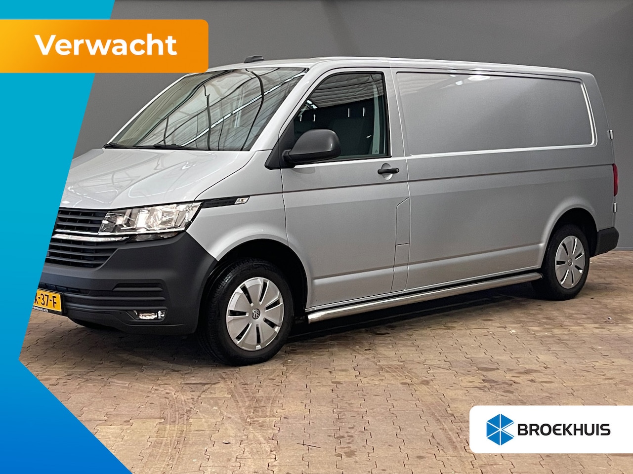 Volkswagen Transporter - 2.0 TDI 110 pk L2H3 28 Comfortline | Navi by app | Cruise control | Trekhaak | - AutoWereld.nl