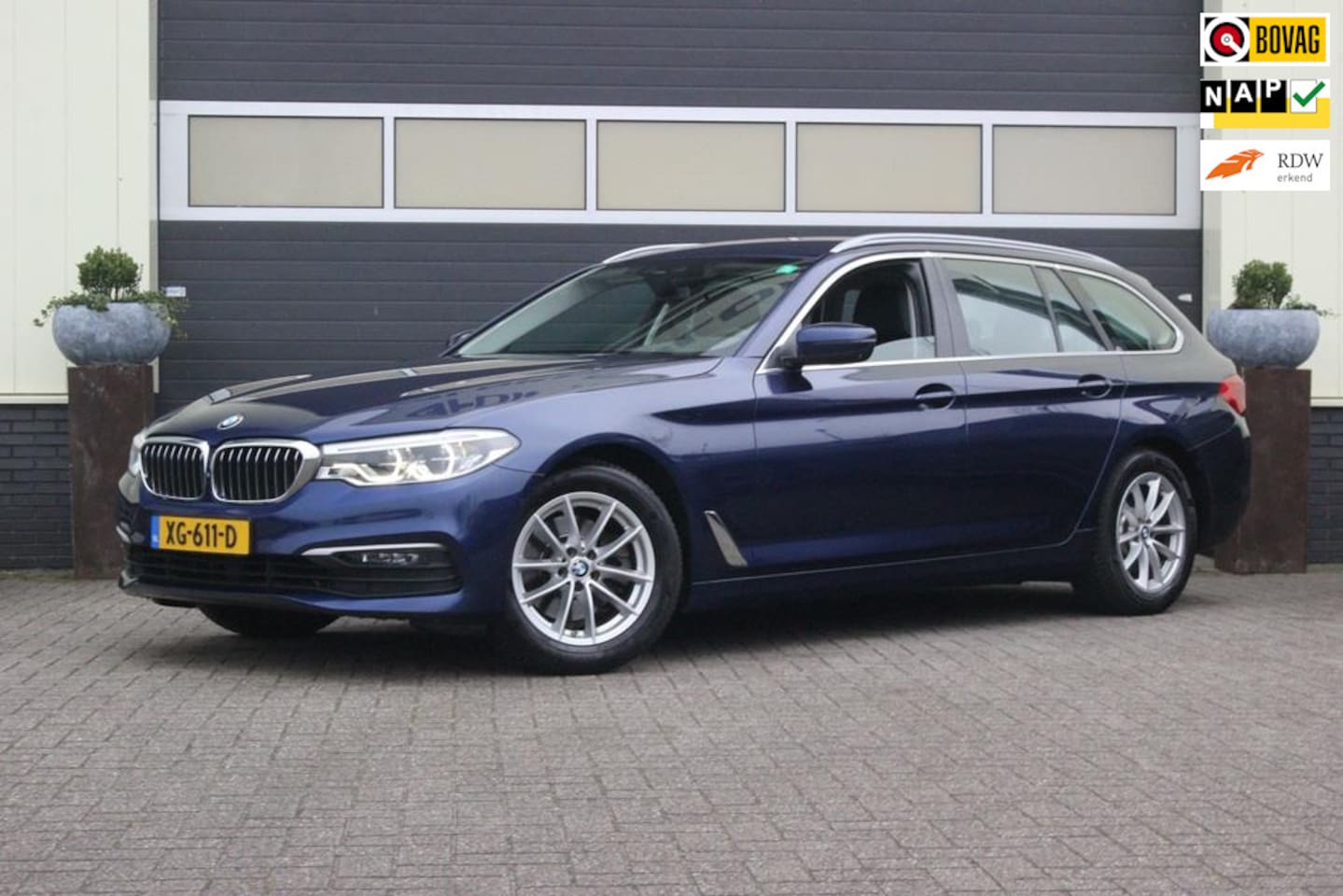 BMW 5-serie Touring - 520i High Executive | Trekhaak | Parkeerhulpsysteem plus | - AutoWereld.nl