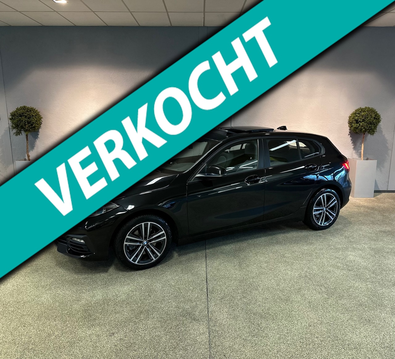 BMW 1-serie - 118i Sport - Pano - Ambi - Virtual - Head Up - Harman Kardon - Dealer onderhouden - AutoWereld.nl