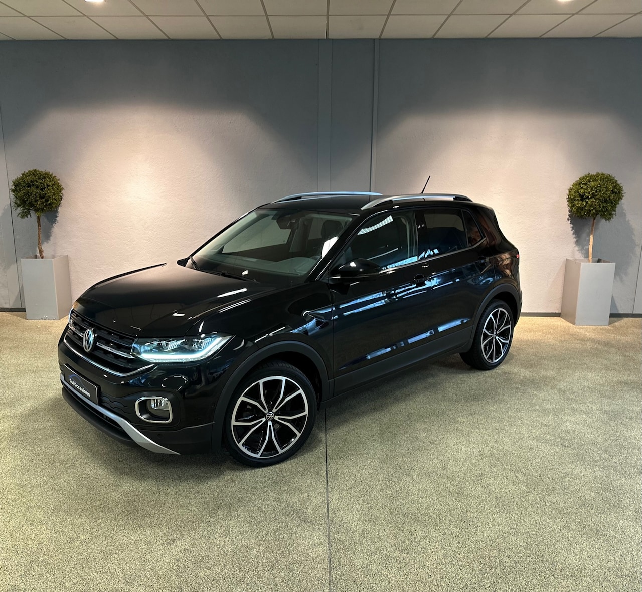 Volkswagen T-Cross - 1.0 TSI R-Line - Virtual - Camera - Led - ACC - AutoWereld.nl