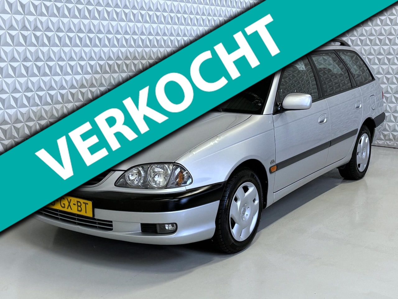 Toyota Avensis Wagon - 2.0-16V Linea Sol * KWALITEIT * (2001) - AutoWereld.nl