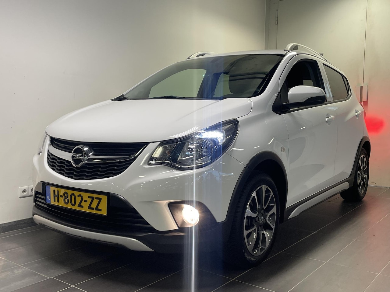 Opel Karl - 1.0 Rocks Online Edition | NAVIGATIE VIA APP | APPLE CARPLAY/ANDROID AUTO | AIRCO | CRUISE - AutoWereld.nl