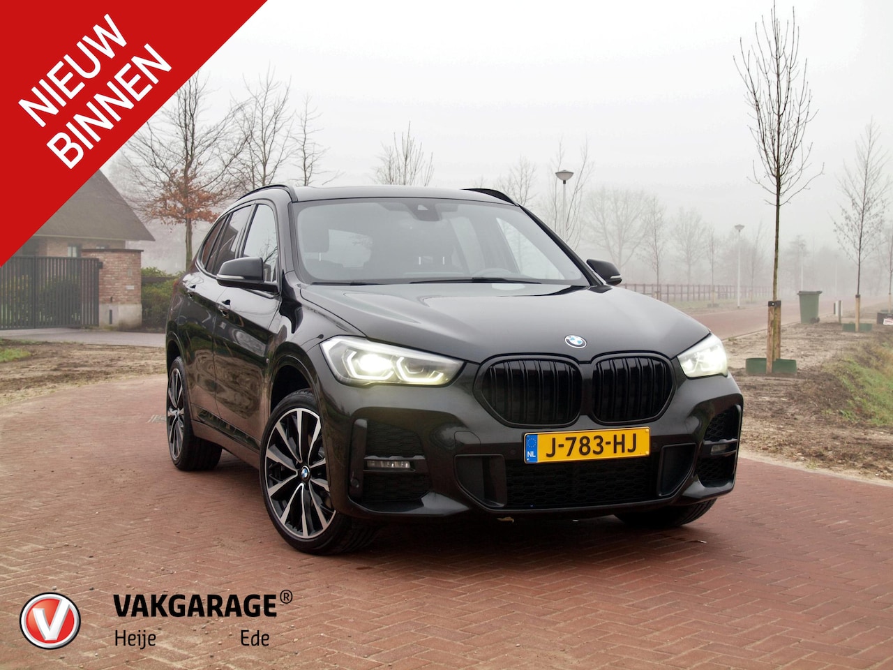 BMW X1 - xDrive20i High Executive M-Pakket | Facelift | Panoramadak | Sfeerverlichting | BMW Laserl - AutoWereld.nl