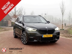 BMW X1 - xDrive20i High Executive M-Pakket | Facelift | Panoramadak | Sfeerverlichting | Laserlight