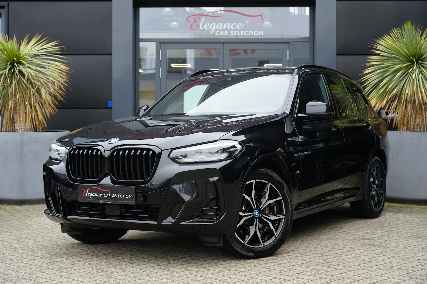 BMW X3 - xDrive30e M Sport High Executive 293pk Panoramadak/Stoelverwarming/Camera - AutoWereld.nl