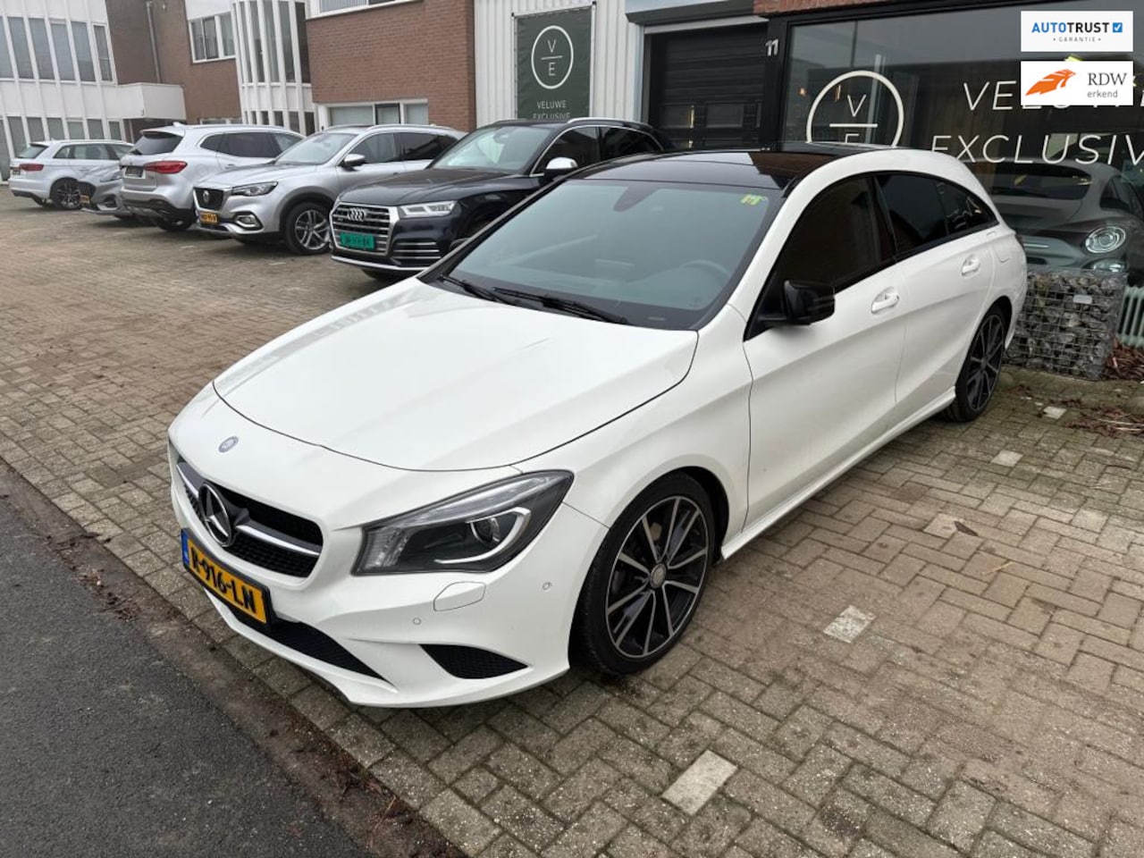 Mercedes-Benz CLA-klasse Shooting Brake - 180 | Night-Pakket | Navi | Pano | LMV | Cruise | - AutoWereld.nl