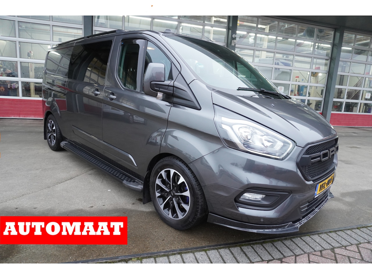 Ford Transit Custom - 320L 2.0 TDCI 130PK L2H1 Limited DC Schuifdeur Links en Rechts Airco | Cruise | Navi | Cam - AutoWereld.nl