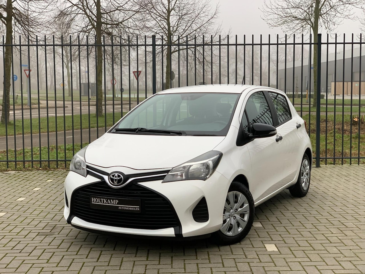 Toyota Yaris - 1.0 VVT-i Comfort | AIRCO | 5 DEURS | WIT | - AutoWereld.nl