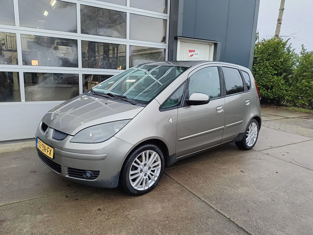 Mitsubishi Colt - 1.5 Sky airco 5-deurs - AutoWereld.nl