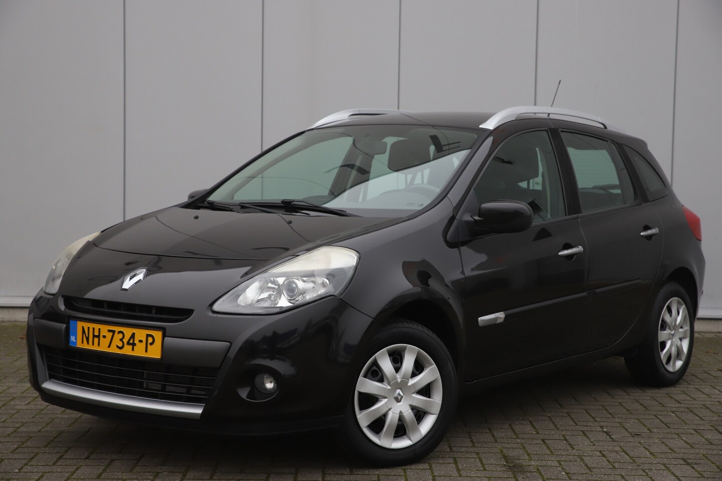 Renault Clio - 1.2 Sélection Business | Airco | Elektr. ramen | Station | Zwart | - AutoWereld.nl