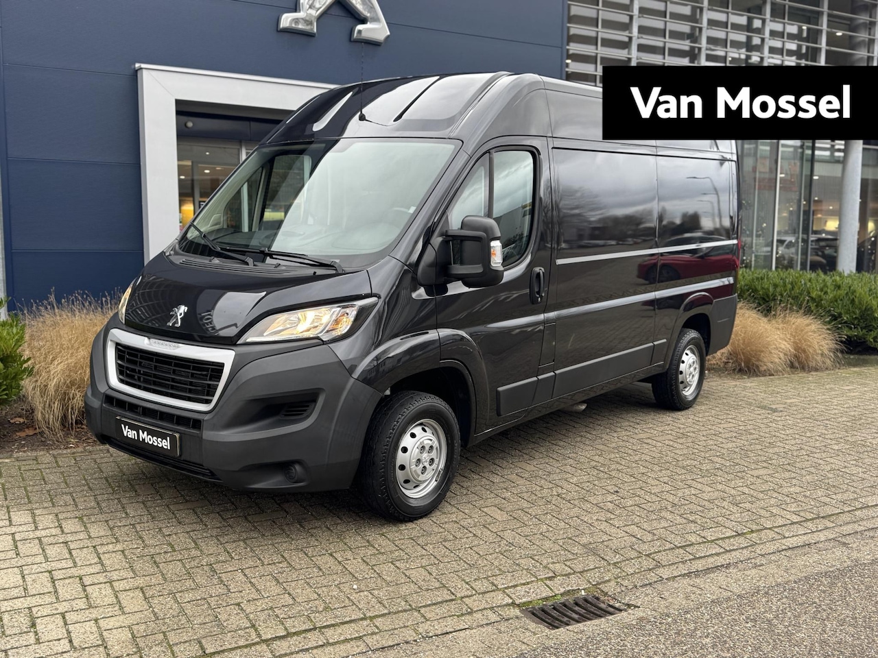 Peugeot Boxer - 335 2.2 BlueHDi 165 L2H2 Premium 335 2.2 BlueHDi 165 L2H2 Premium - AutoWereld.nl