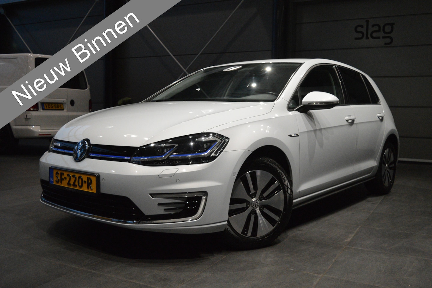 Volkswagen e-Golf - navi clima cruise led camera virtual cockpit !! - AutoWereld.nl